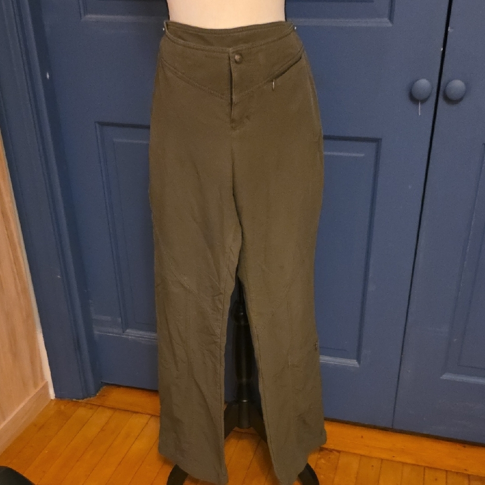 5/$40 Athleta Insulated Olive Green Flare Leg Pants W 3 Zip Pockets Sz 4